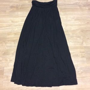 Black maxi skirt size small